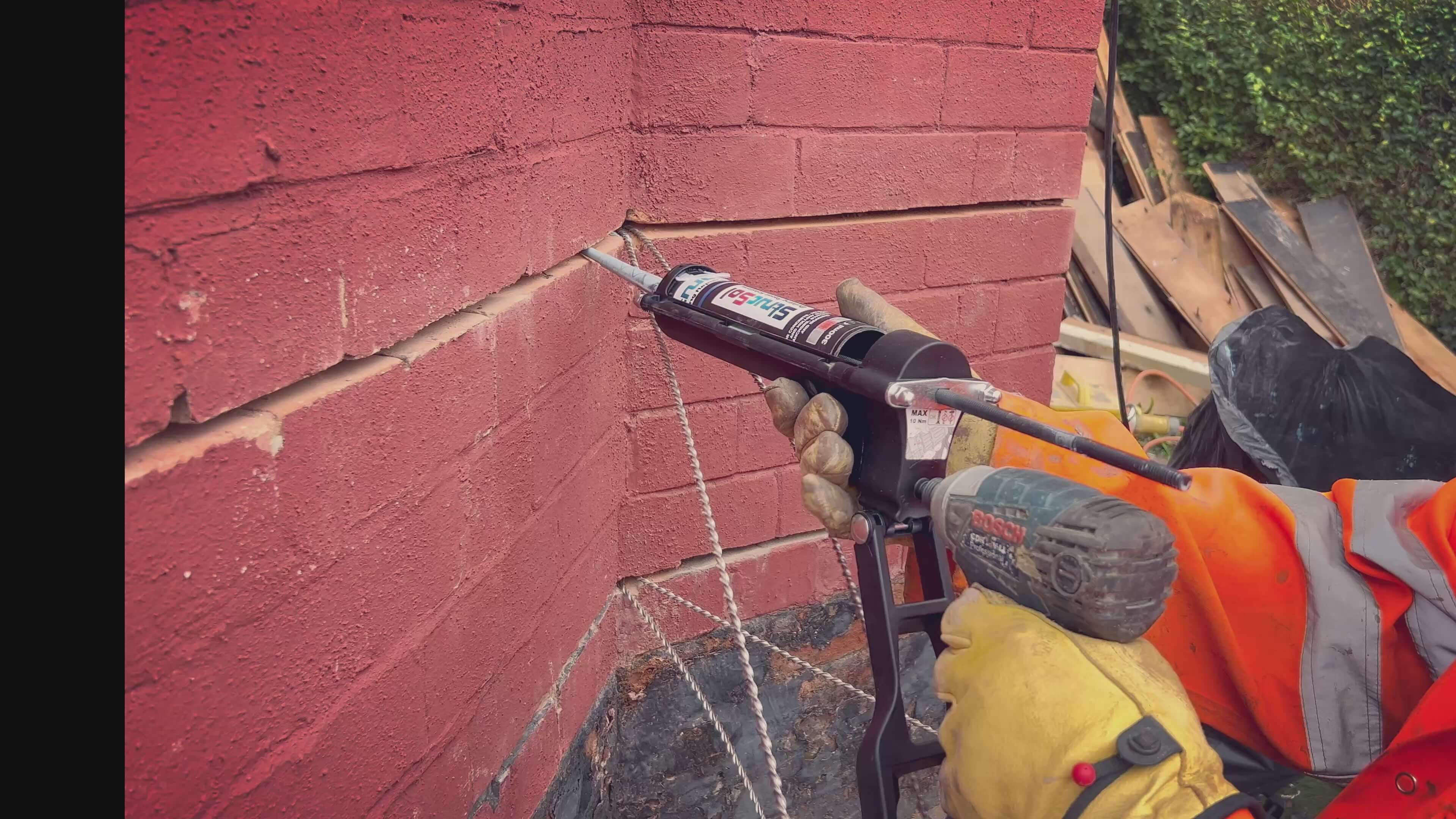 Strucsol EASF+ resin for anchor bonding and crack stitching or brickwork repair